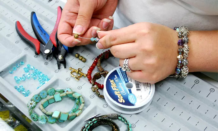 10-25 Intro To Beading a Necklace w/Julia Moore