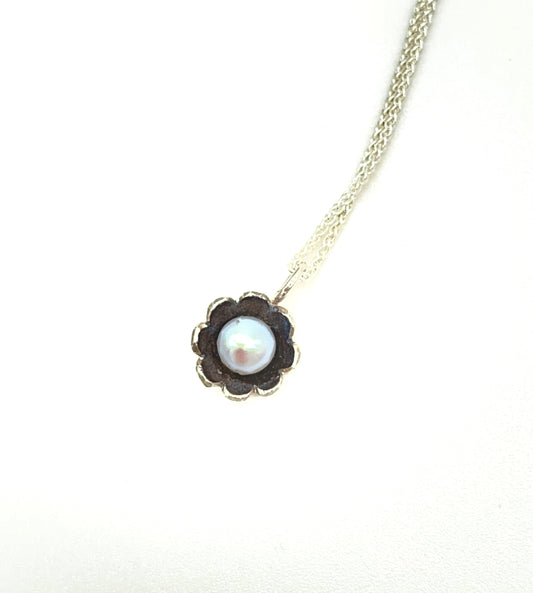 Sterling Silver Flower with Button Pearl Necklace